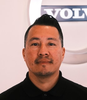 Staff member Ariel Flores from ID_4ee2a2