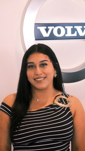 Staff member Martha Atonal from ID_9ae494