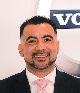 Staff member Felipe Canales from ID_78c094