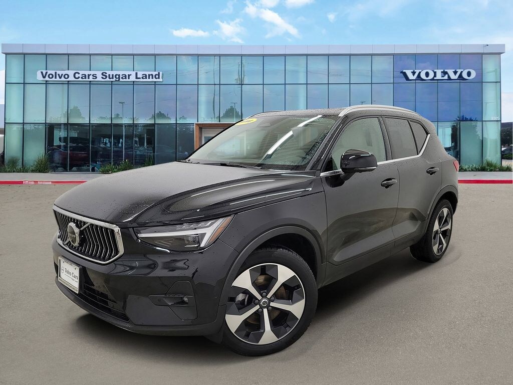 Used 2025 Volvo XC40 B5 Plus Bright Theme SUV