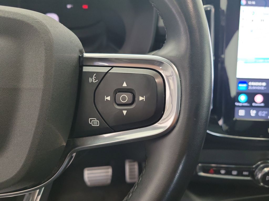 2022 Volvo XC40 Plus - Photo 25