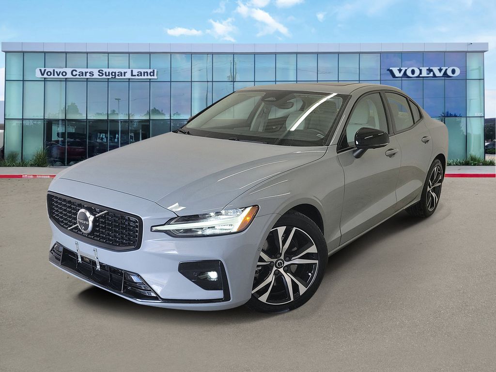 2025 Volvo S60 Plus