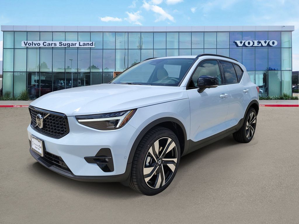New 2026 Volvo XC40 B5 Ultra