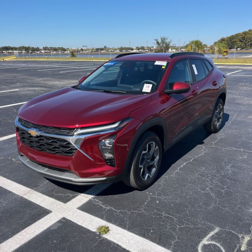 Used 2025 Chevrolet Trax LT SUV