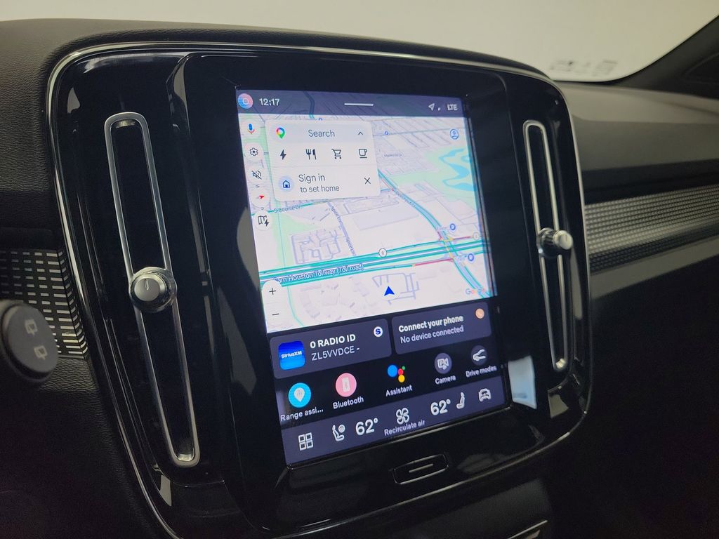 2022 Volvo XC40 Plus - Photo 28