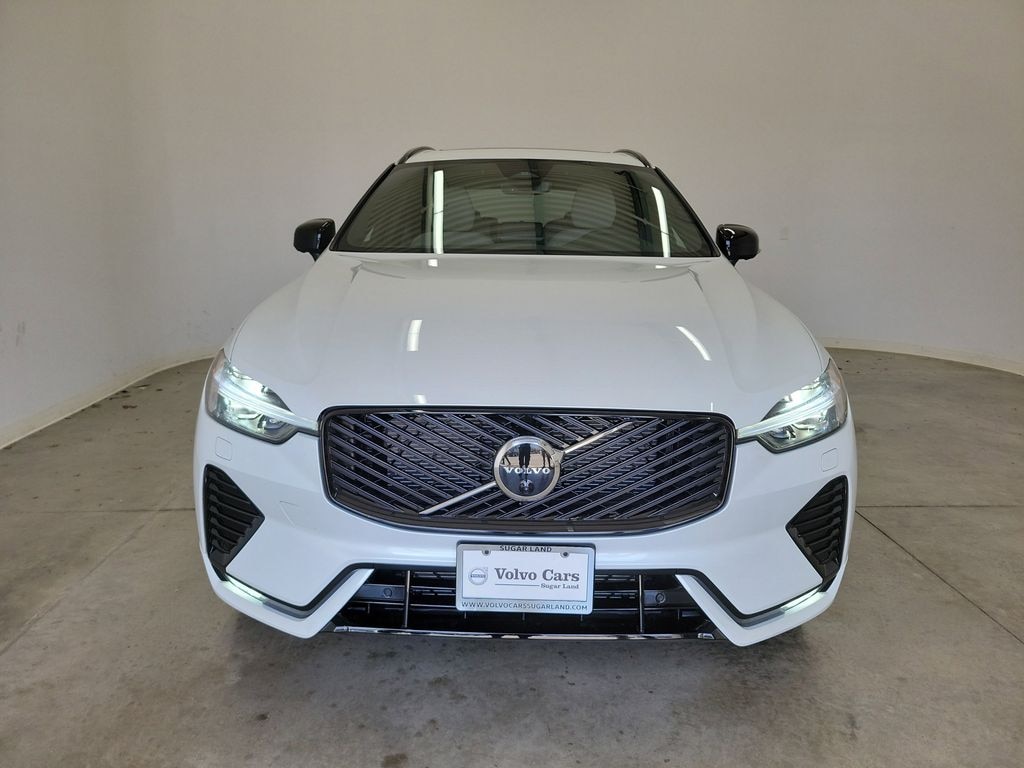 New 2026 Volvo XC60 B5 Plus SUV