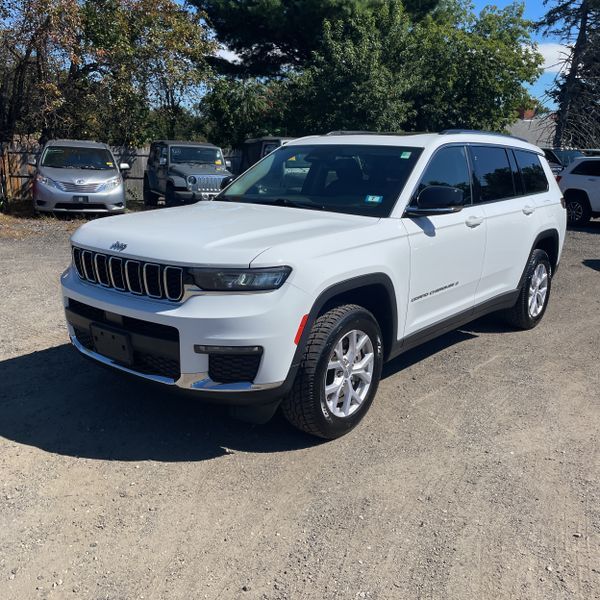 2021 Jeep Grand Cherokee Limited photo 2