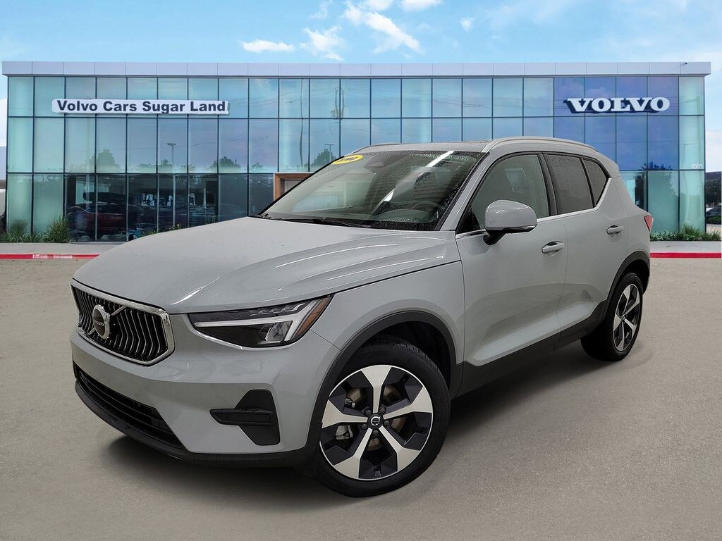 Used 2025 Volvo XC40 B5 Core Bright Theme SUV