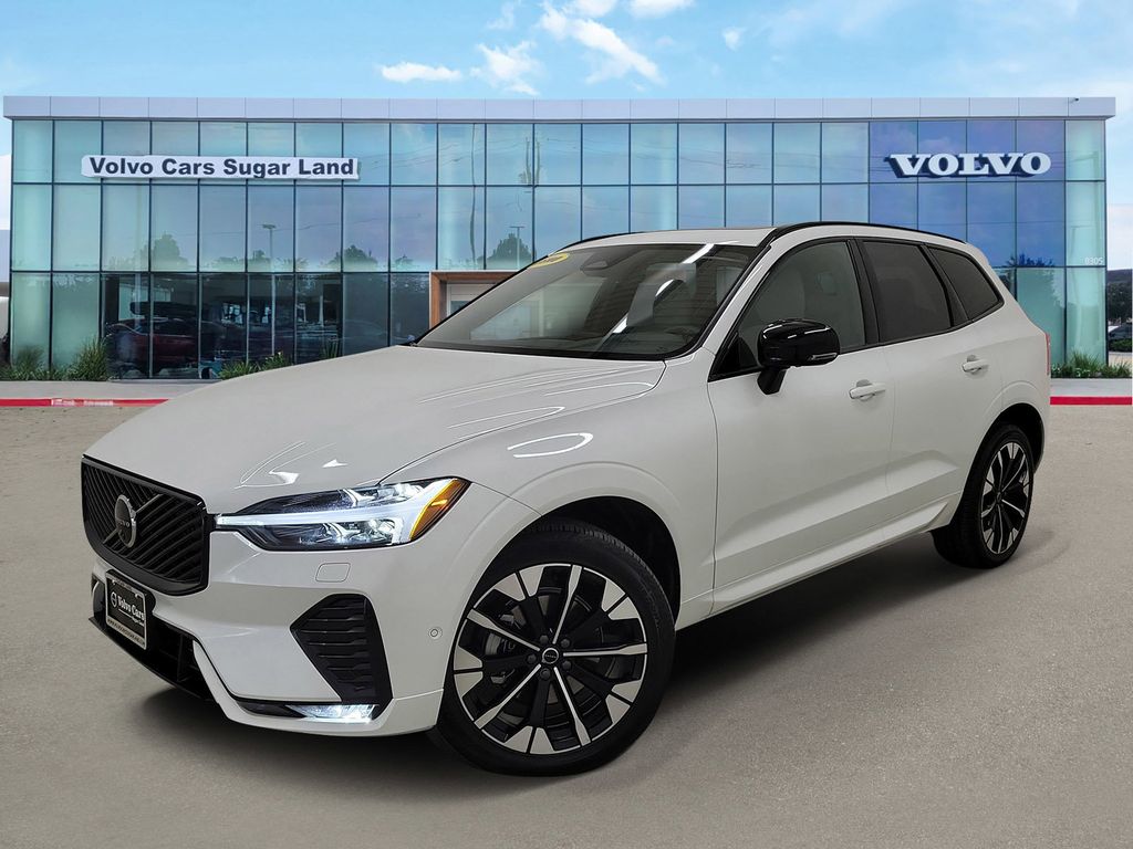 2026 Volvo XC60 Plus's photo