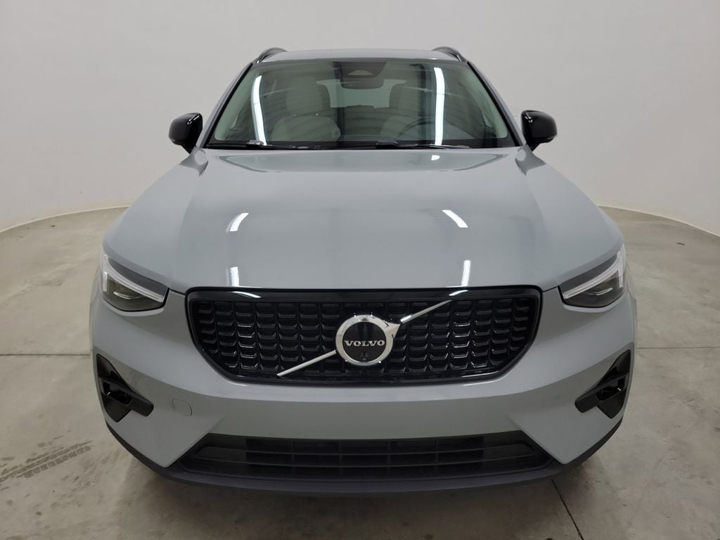 Used 2026 Volvo XC40 B5 Plus SUV