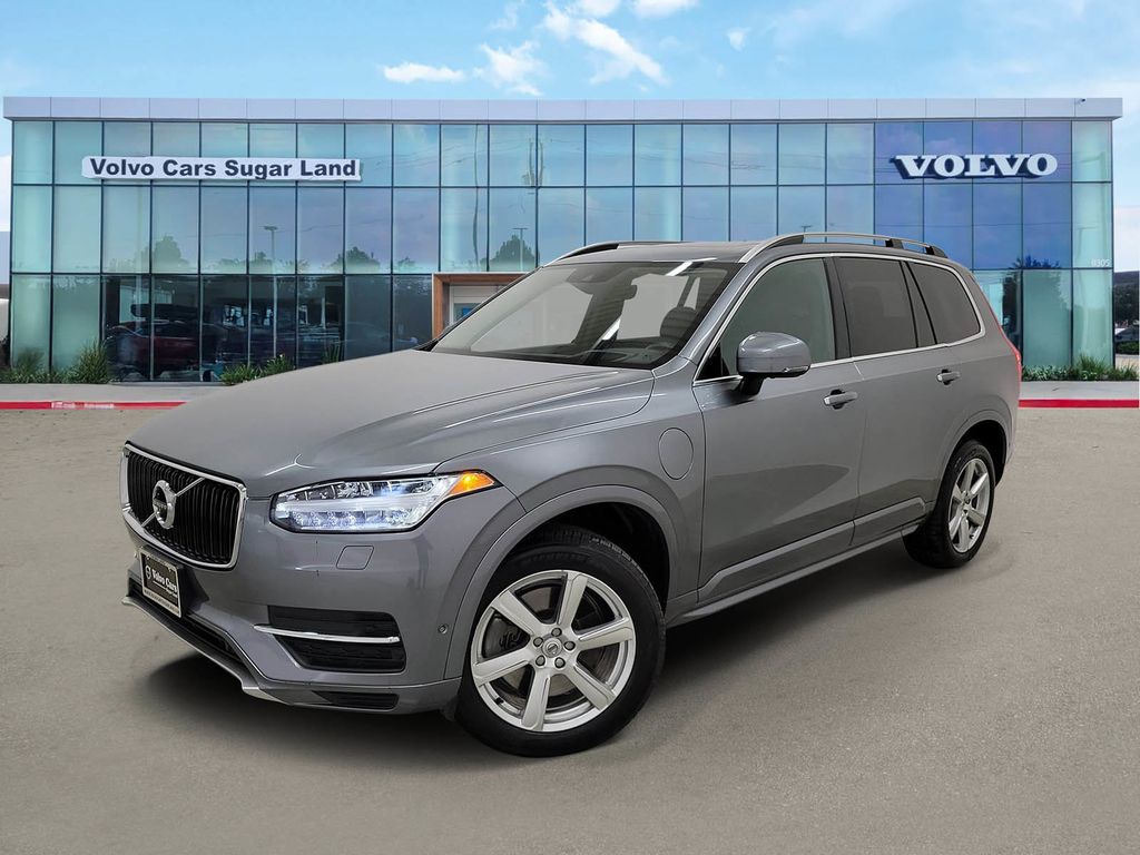 2019 Volvo XC90 Momentum's photo