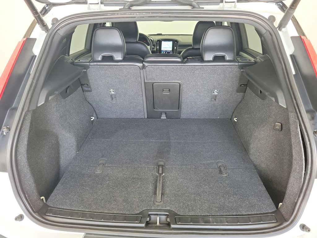 2022 Volvo XC40 Plus - Photo 10