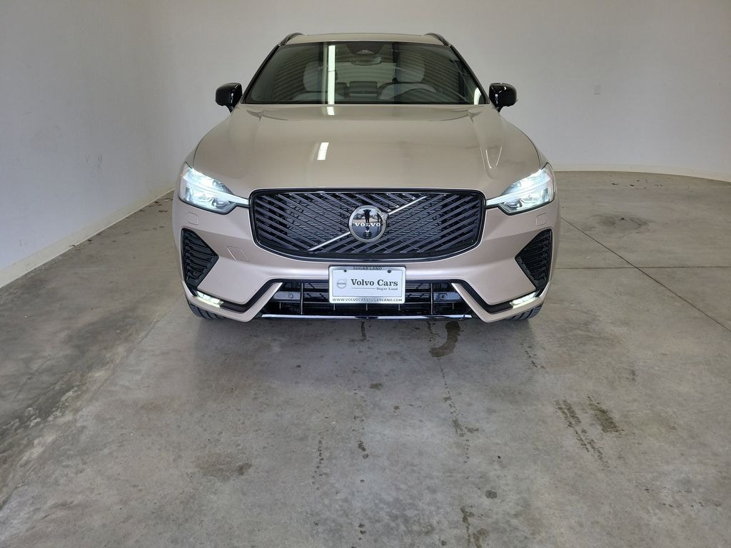 New 2026 Volvo XC60 B5 Plus SUV