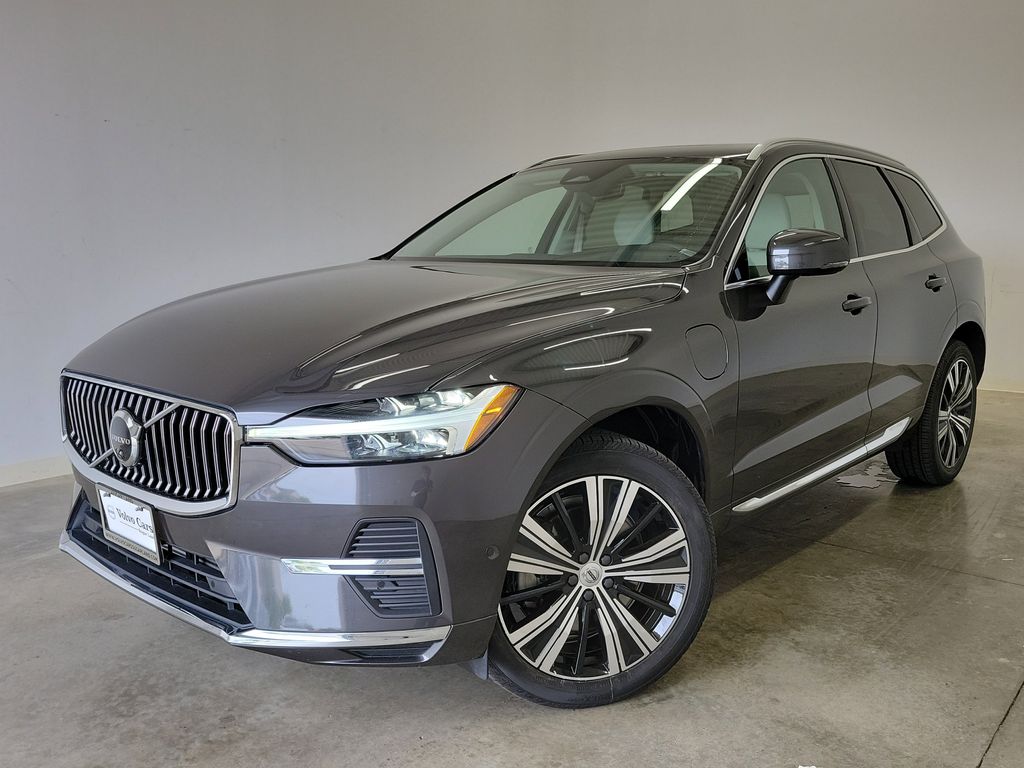 2023 Volvo XC60 T8 Plus Bright Theme AWD's photo