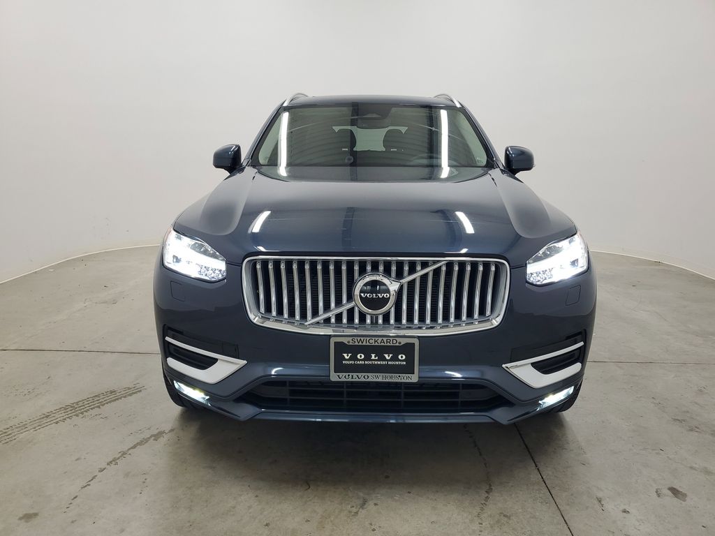 2025 Volvo XC90 B5 Core photo 2