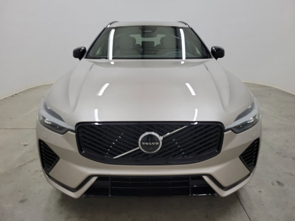 New 2026 Volvo XC60 B5 Plus SUV