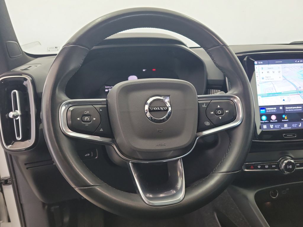 2022 Volvo XC40 Plus - Photo 23