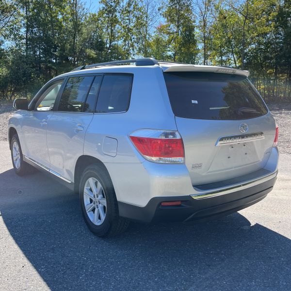 2013 Toyota Highlander Limited photo 2