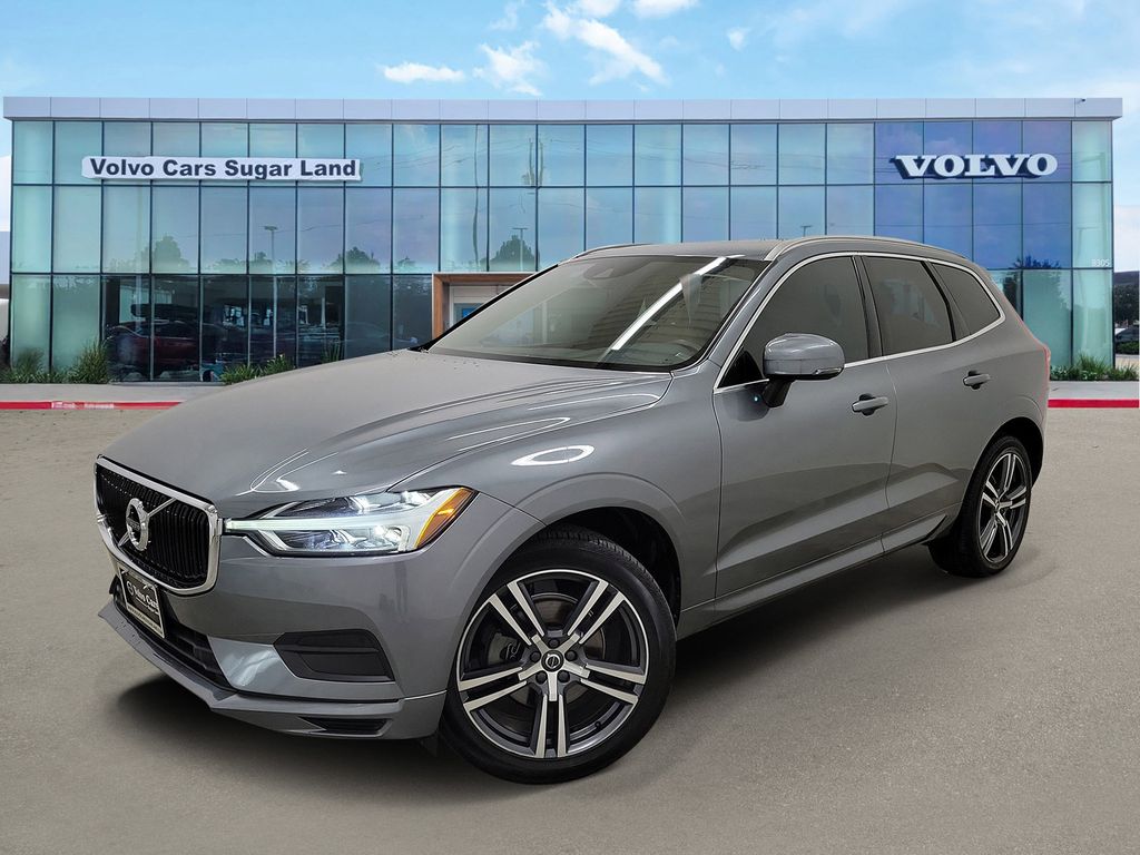2020 Volvo XC60 Momentum's photo