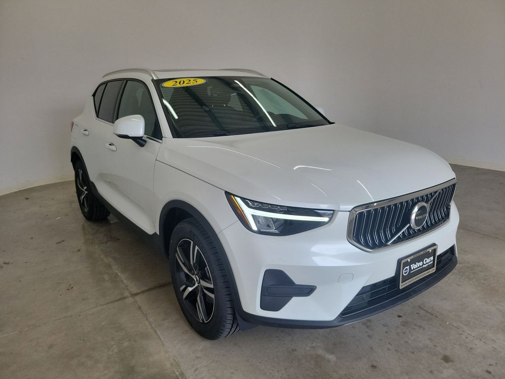 Used 2025 Volvo XC40 B5 Core Bright Theme SUV