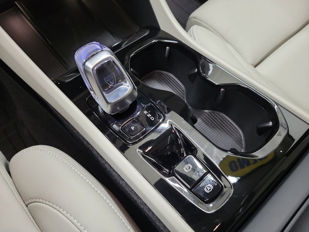 2026 Volvo XC40 Ultra - Photo 31