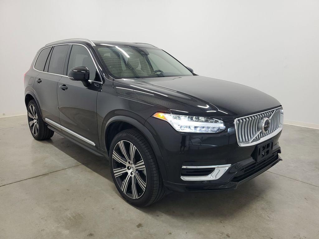 2025 Volvo XC90 T8 Plus photo 3