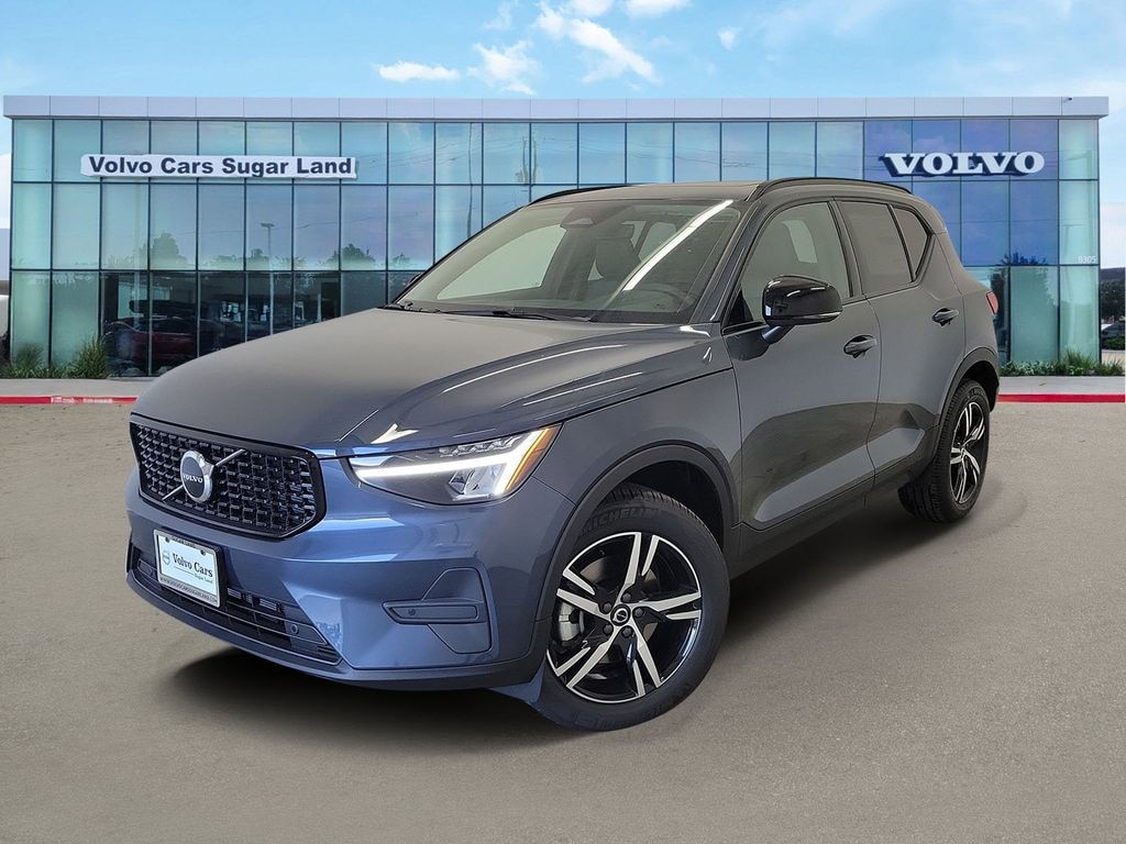 New 2026 Volvo XC40 B5 Core SUV