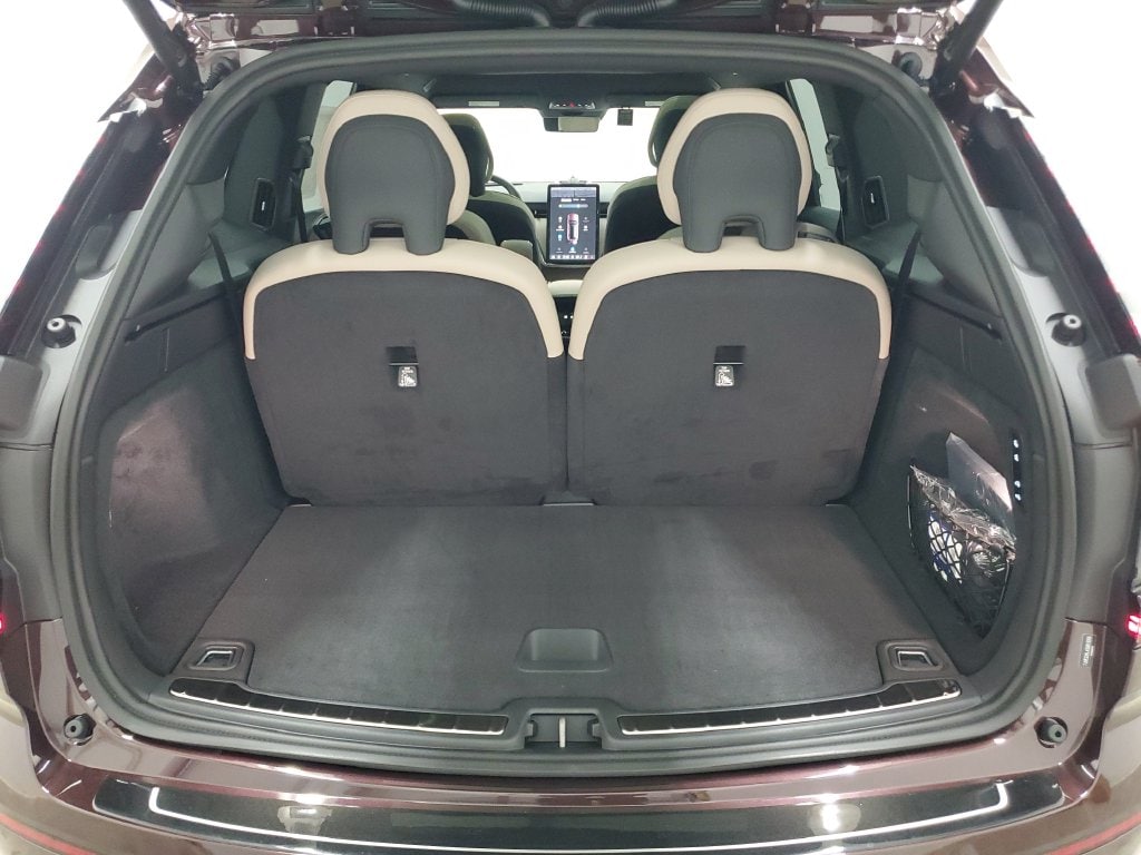 2025 Volvo EX90 Ultra - Photo 9