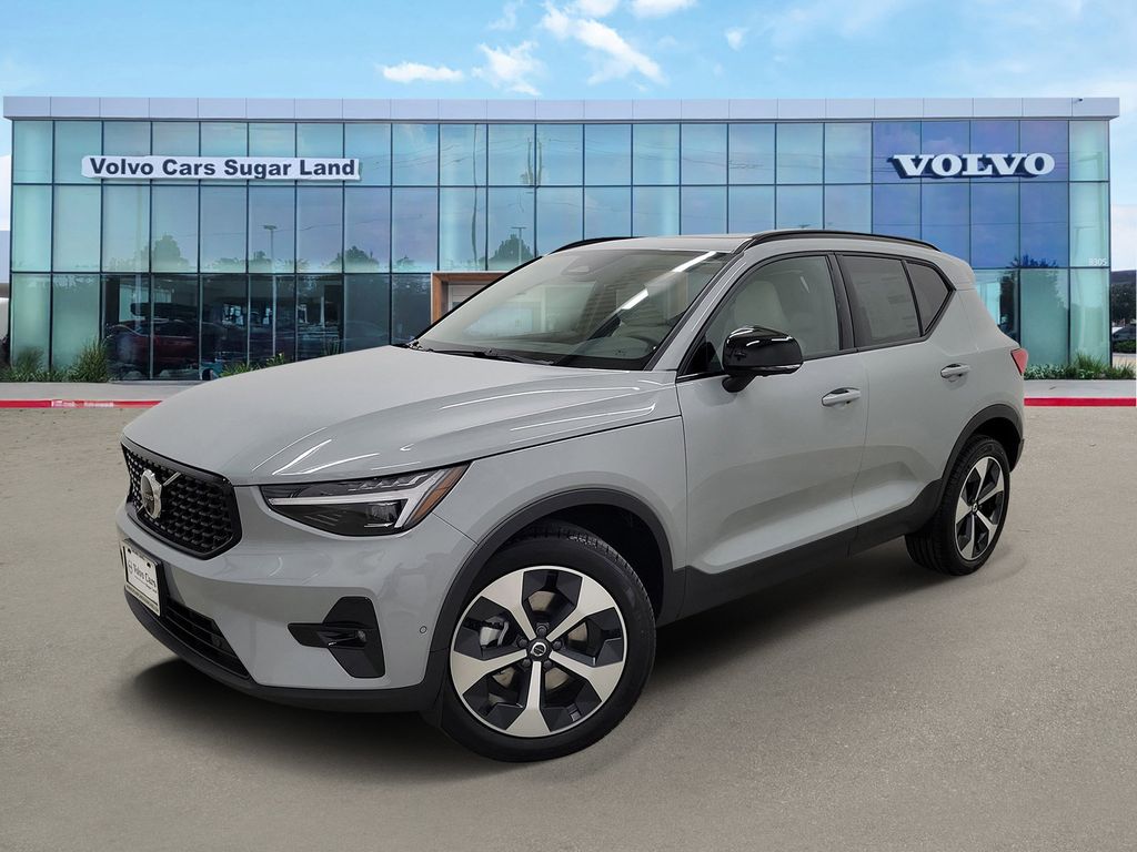 2026 Volvo XC40 Plus's photo