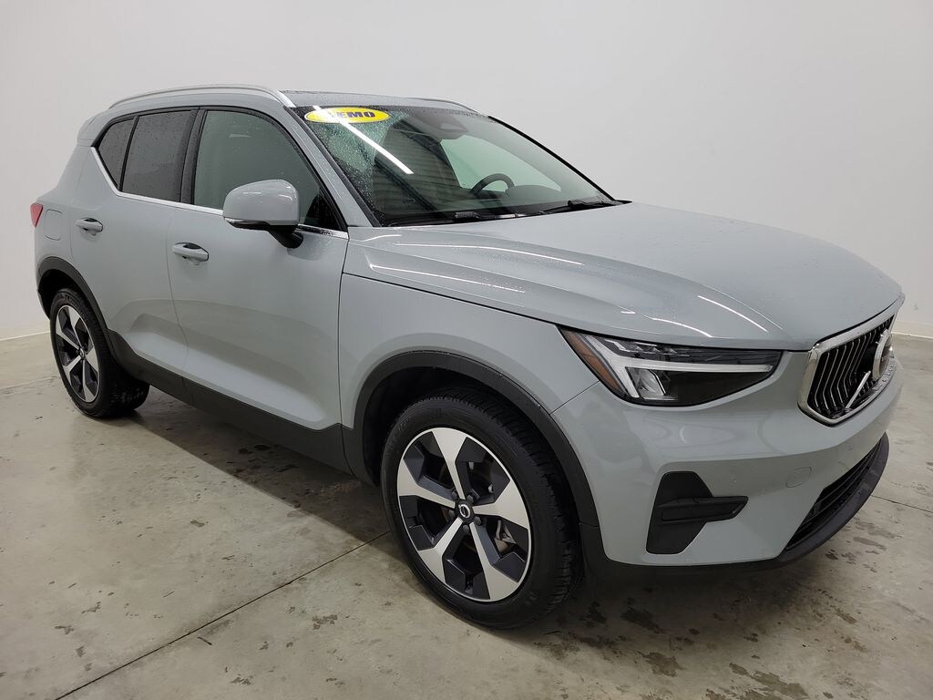 Used 2025 Volvo XC40 B5 Core Bright Theme SUV