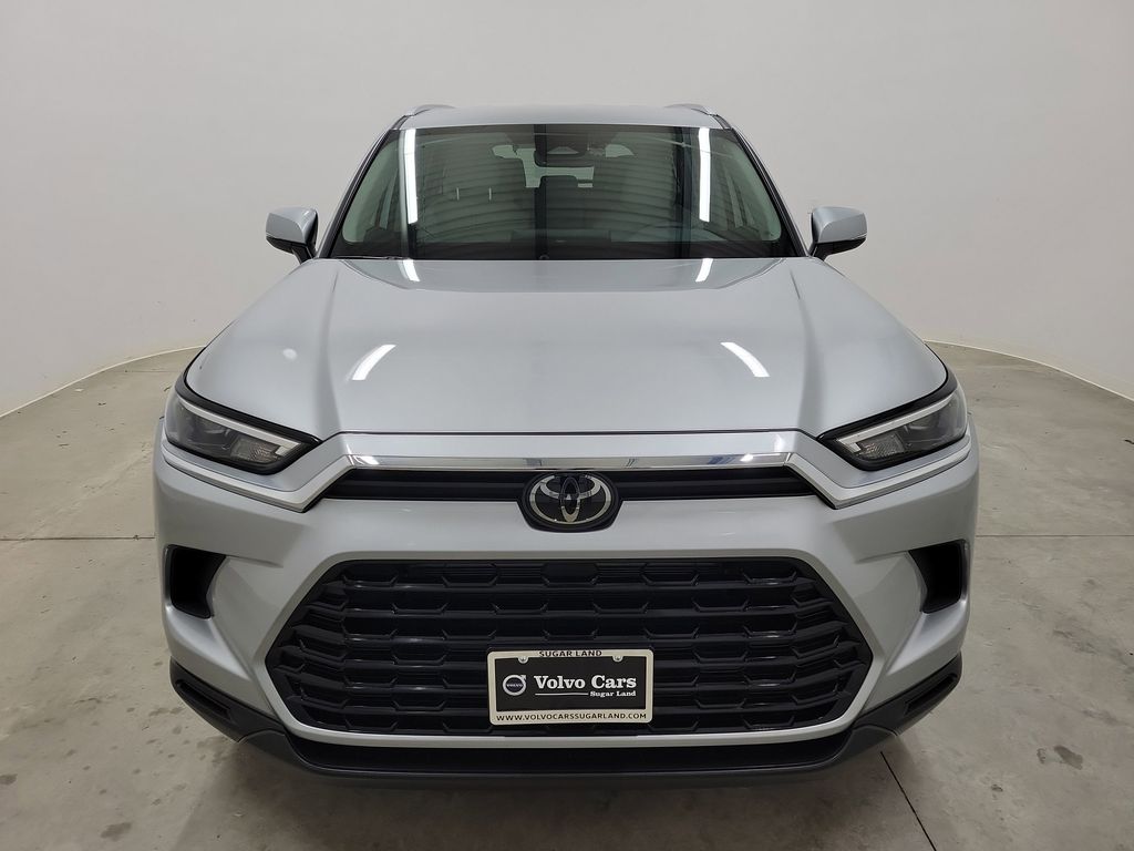 2024 Toyota Highlander Hybrid XLE photo 2