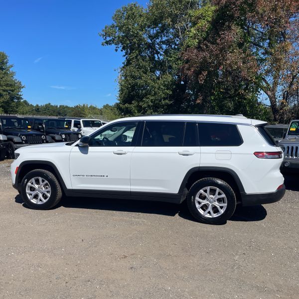 2021 Jeep Grand Cherokee Limited photo 3
