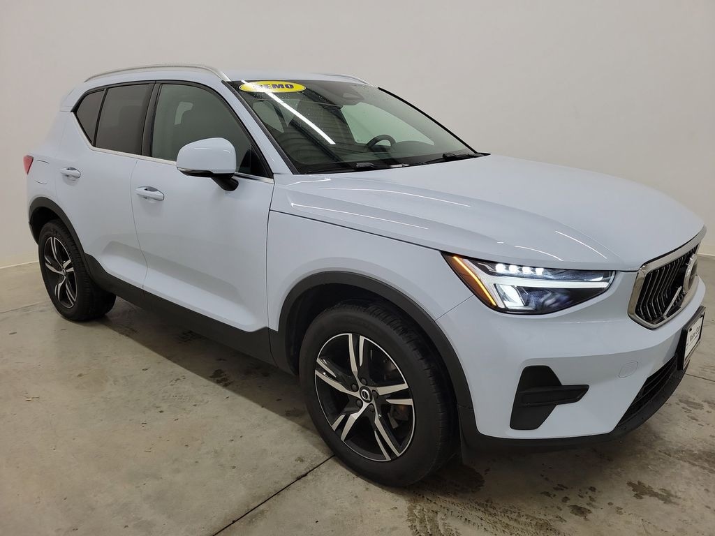 Used 2025 Volvo XC40 B5 Core Bright Theme SUV