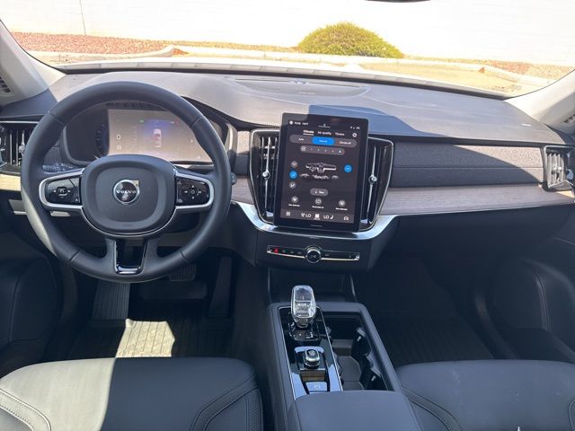 2025 Volvo XC90 Plus - Photo 25
