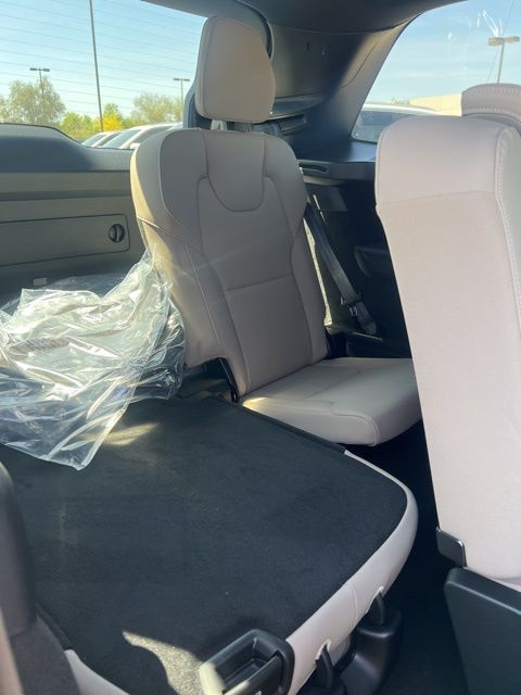 2026 Volvo XC90 Core - Photo 33