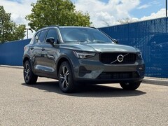 2026 Volvo XC40 B5 Core SUV