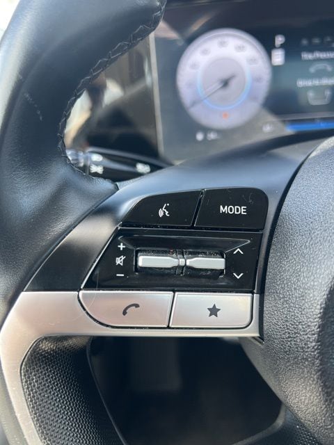 2025 Hyundai Elantra Limited - Photo 13