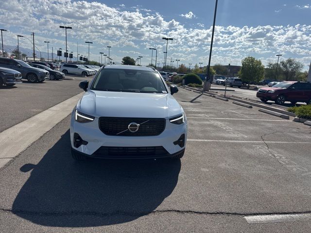 2026 Volvo XC40 Plus photo 2