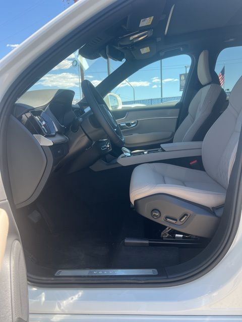2026 Volvo XC90 Core - Photo 22