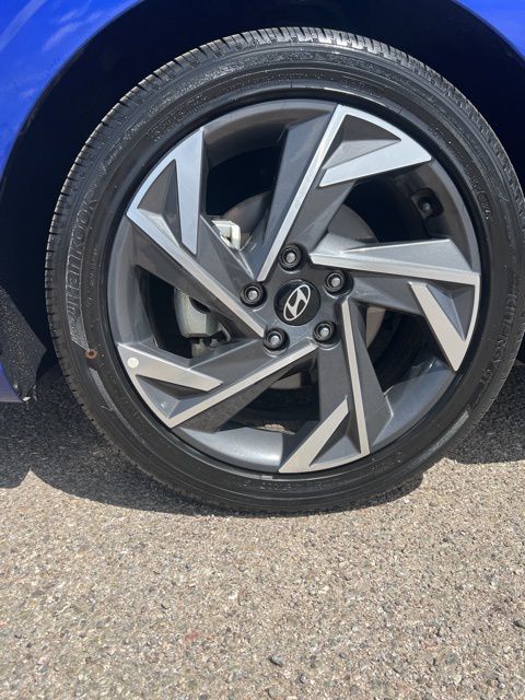 2025 Hyundai Elantra Limited - Photo 34