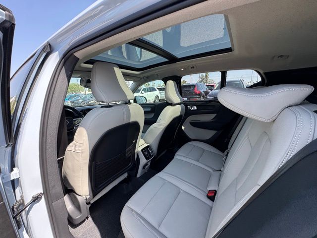 2026 Volvo XC40 Plus - Photo 19