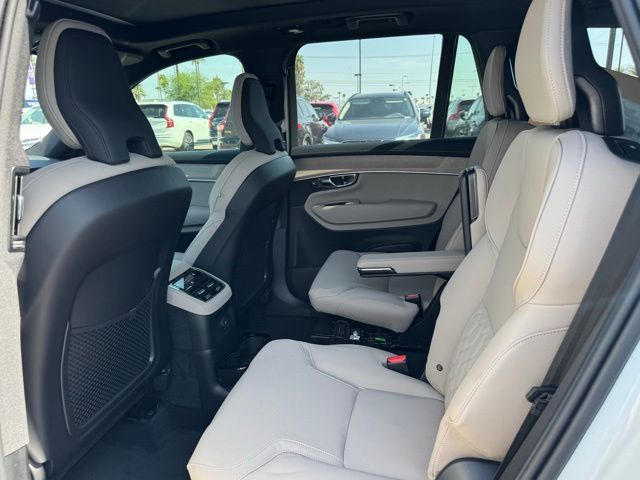 2026 Volvo XC90 Plus - Photo 18