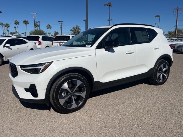2026 Volvo XC40 Plus's photo