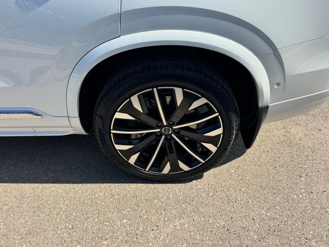 2026 Volvo XC90 Plus - Photo 10