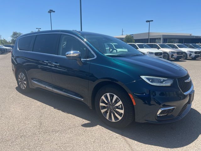2023 Chrysler Pacifica Hybrid