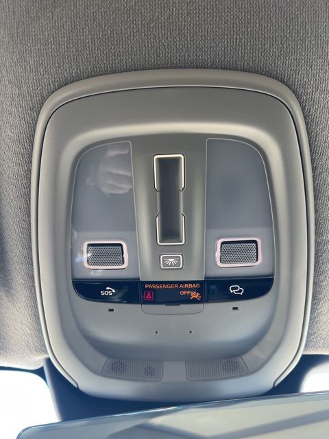 2025 Volvo XC40 Core - Photo 20