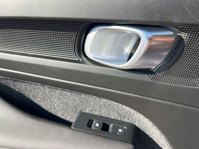 2025 Volvo XC40 Core - Photo 25