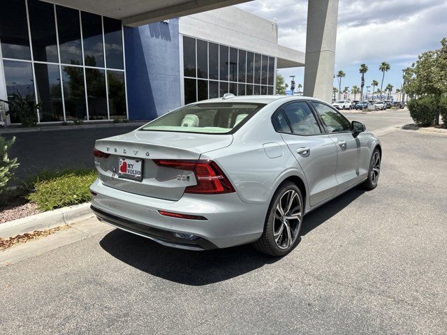 2024 Volvo S60 B5 Core photo 4