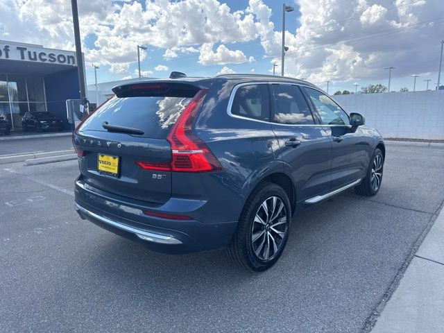 2023 Volvo XC60 B5 Plus photo 3