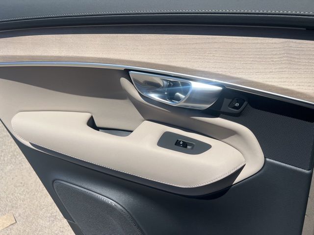 2026 Volvo XC90 Core - Photo 28